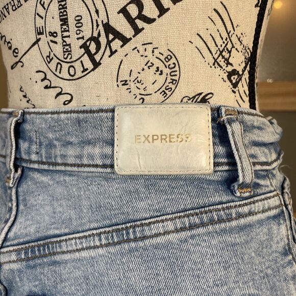 Express Super High Rise Mom Jeans Skinny Jeans Size 2R Distressed Light Wash - Picture 9 of 11